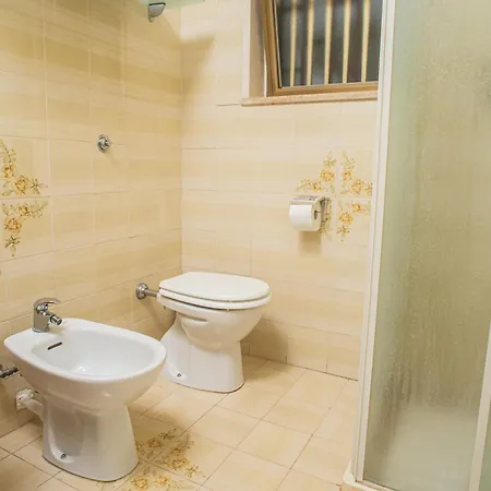 Casa Lombardi * פולינאנו א מארה